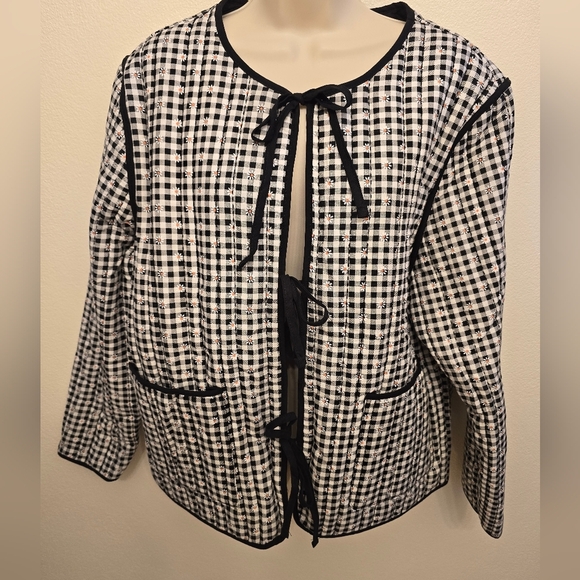 C&C California Jackets & Blazers - NWT C&C California Black & White Gingham Quilted Tie-Front Jacket